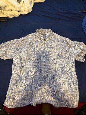 Van Heusen White and Blue Floral Hawaiian Button-Down Shirt